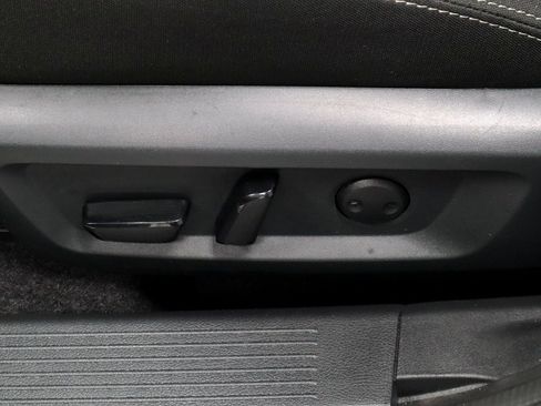 Certified 2025 Nissan Rogue SV image 23