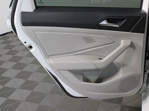 Used 2024 Volkswagen Jetta SE image 13