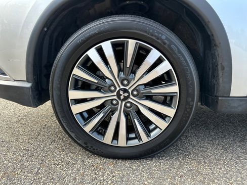 Used 2020 Mitsubishi Outlander SEL image 11