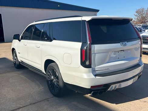 Used 2023 Cadillac Escalade ESV V image 5