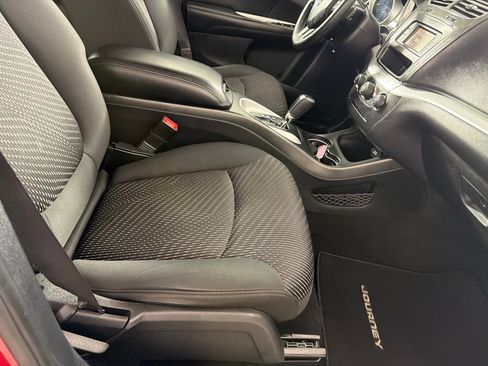 Used 2016 Dodge Journey SXT w/ Comfort/Convenience Group image 22