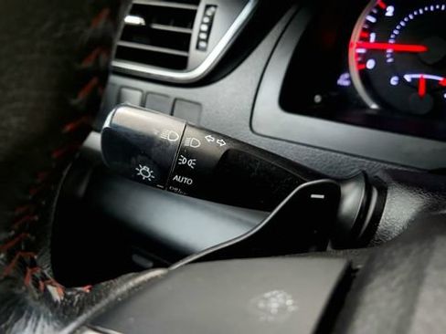 Used 2015 Toyota Camry XSE FWD image 59