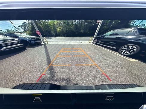 Used 2024 Chevrolet Silverado 3500 LT image 24