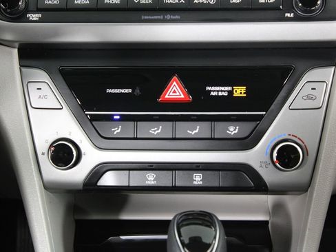 Used 2017 Hyundai Elantra SE image 20