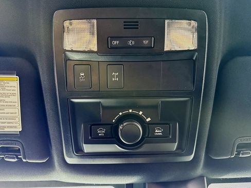 Used 2019 Toyota Tacoma TRD Off-Road AWD/4WD image 17