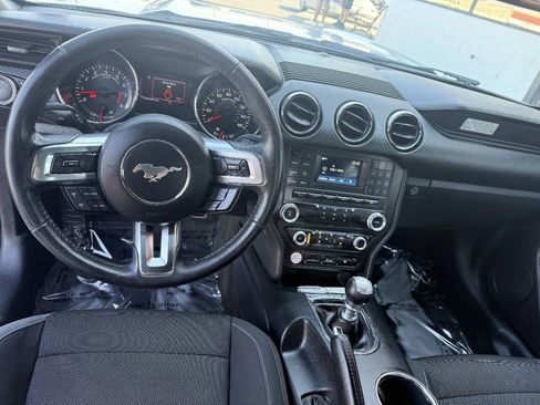 Used 2016 Ford Mustang Coupe RWD image 9