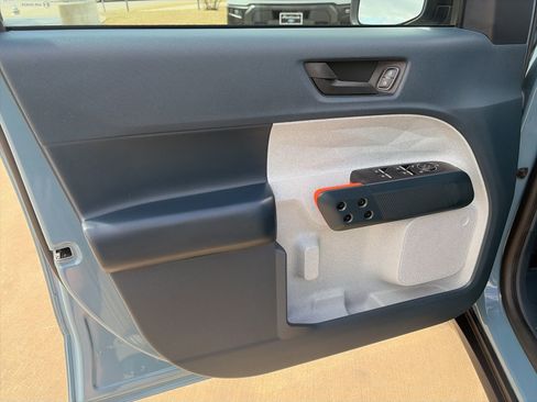 Used 2022 Ford Maverick XLT w/ XLT Luxury Package image 12