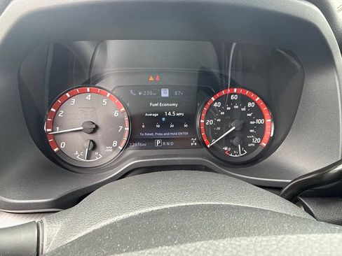 Used 2024 Nissan Titan PRO-4X w/ Pro-4x Convenience Package AWD/4WD image 16