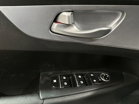 Used 2023 Kia Forte LXS image 15