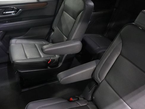 Used 2025 GMC Yukon Denali AWD/4WD image 16