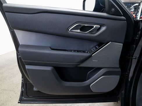 Used 2023 Land Rover Range Rover Velar HST image 16