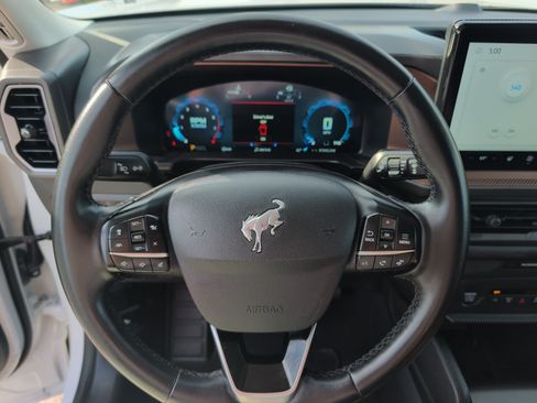 Used 2025 Ford Bronco Sport Outer Banks AWD/4WD image 18