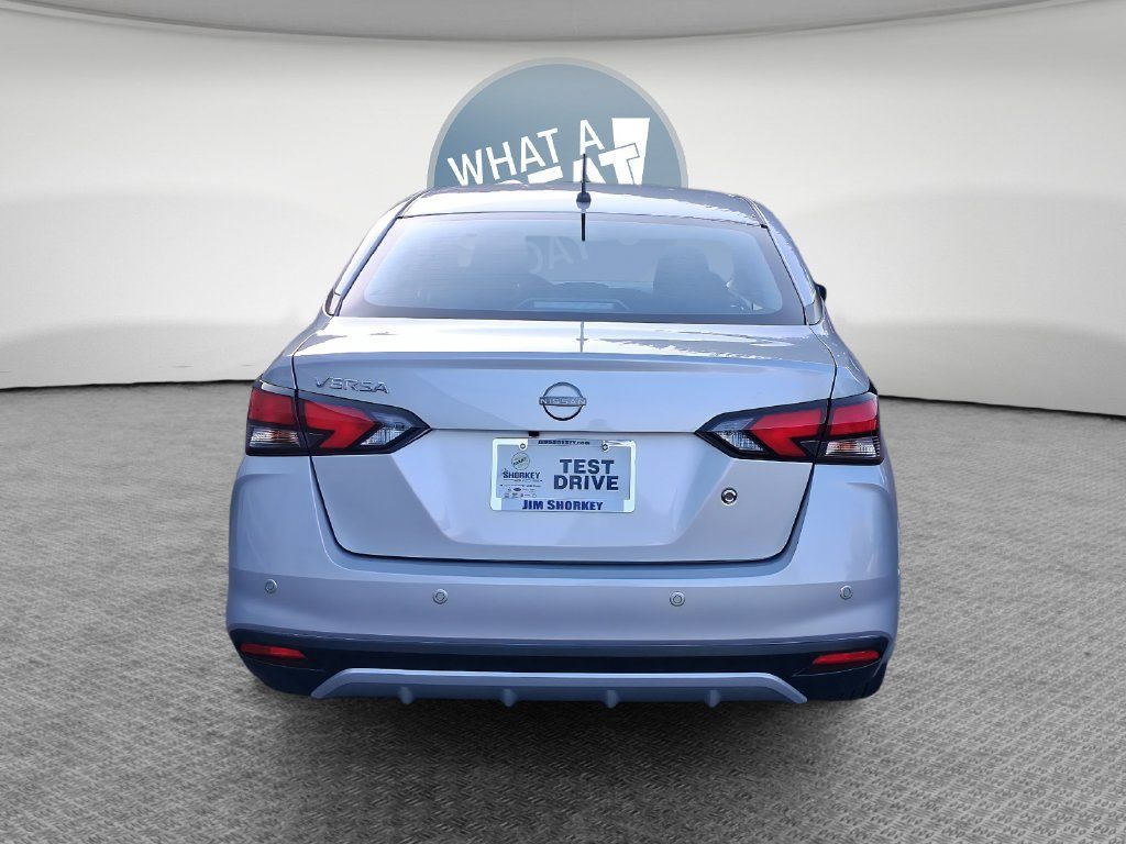Used 2025 Nissan Versa S FWD image 5