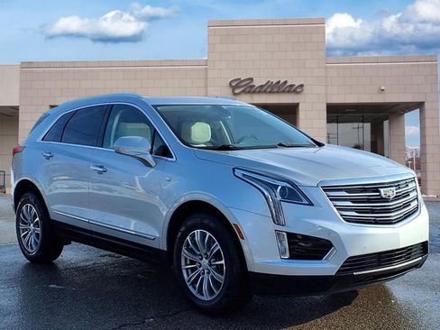 Used 2018 Cadillac XT5 Luxury image 3