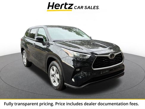 Used 2025 Toyota Highlander LE FWD image 1