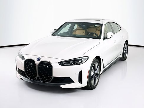 Used 2023 BMW i4 eDrive35 w/ Premium Package image 3