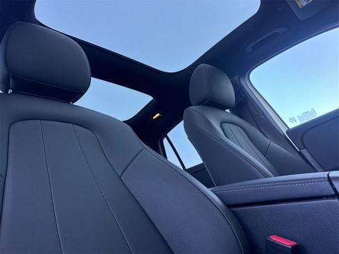 Certified 2025 Mercedes-Benz GLA 250 4MATIC image 18