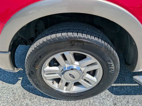 Used 2004 Ford F150 Lariat RWD image 12