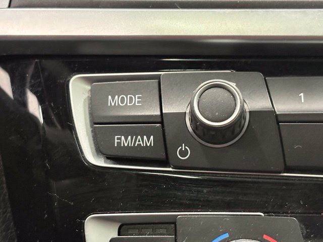 Used 2017 BMW 330i xDrive Sedan AWD/4WD image 34