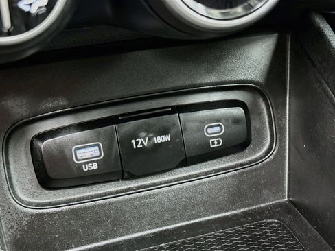 Used 2025 Hyundai Venue SEL FWD image 26