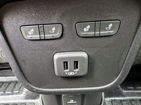 Used 2021 Chevrolet Equinox Premier AWD/4WD image 16