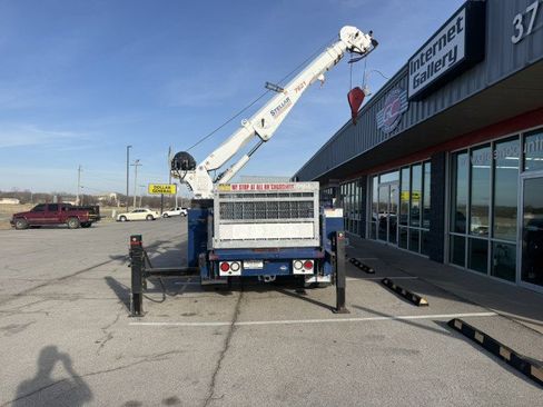 Used 2014 Ford F550 4x4 Regular Cab Super Duty image 6