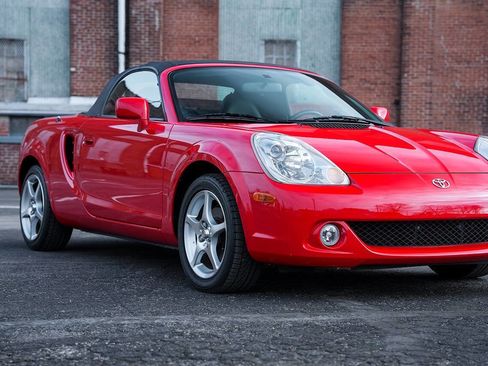 Used 2003 Toyota MR2 image 44