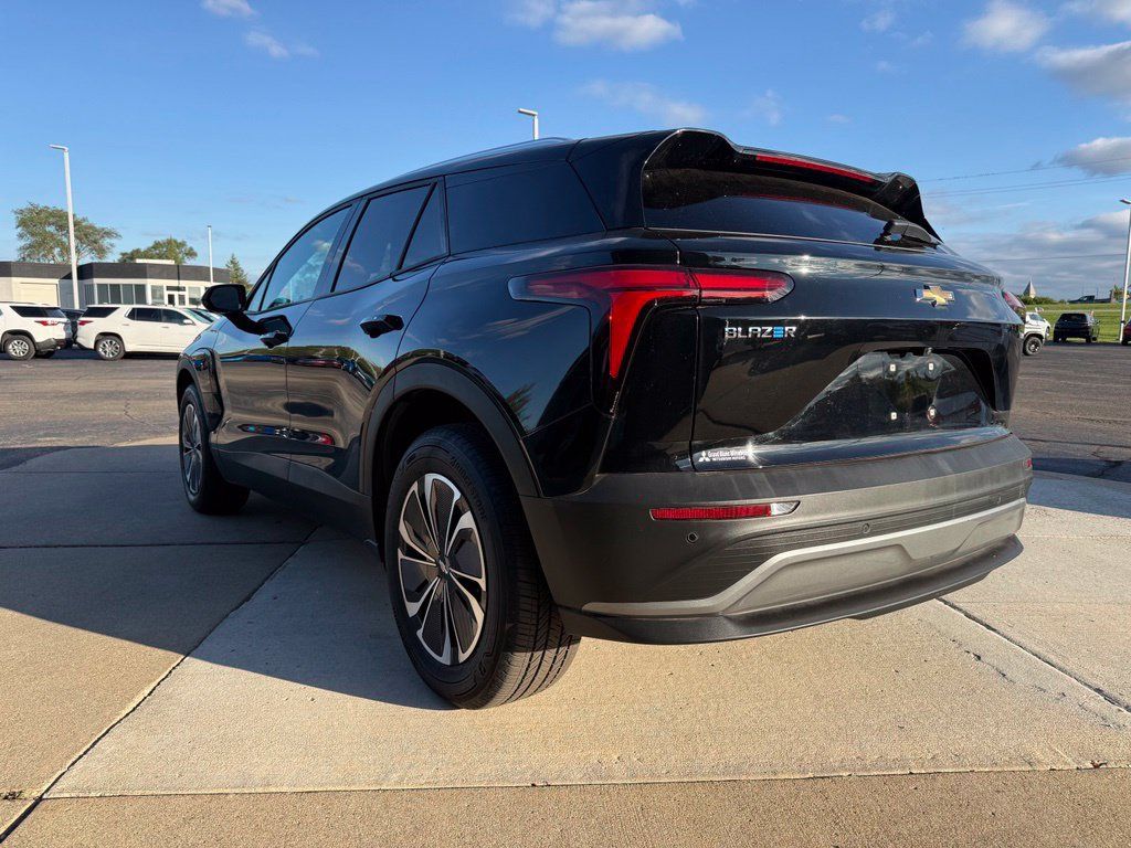 Used 2024 Chevrolet Blazer EV LT AWD/4WD image 14