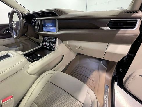 Used 2021 GMC Yukon Denali w/ Denali Premium Package image 37