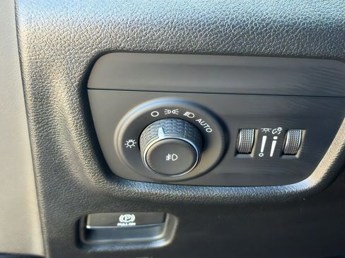 Used 2023 Jeep Grand Cherokee Limited w/ Trailer Tow Prep Group (B) image 18