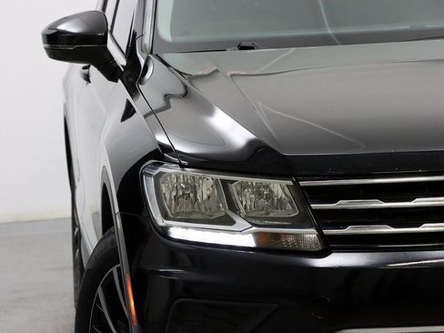 Used 2021 Volkswagen Tiguan SE R-Line image 4