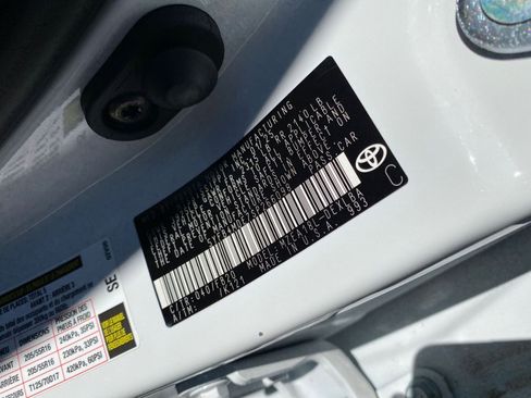 Used 2025 Toyota Corolla LE image 29