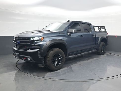 Used 2020 Chevrolet Silverado 1500 LT Trail Boss image 3