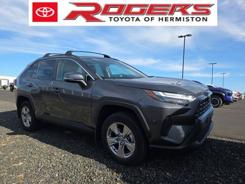 Certified 2022 Toyota RAV4 XLE w/ XLE Grade Weather Package AWD/4WD image 1