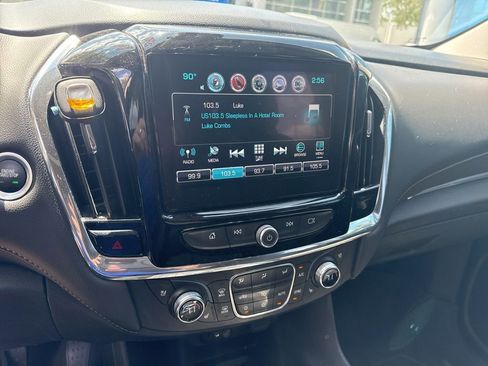 Used 2018 Chevrolet Traverse Premier w/ Driver Confidence II Package FWD image 3