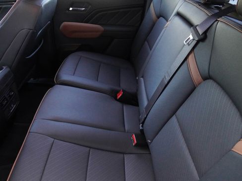 Used 2025 GMC Canyon AT4 w/ Nightfall Edition AWD/4WD image 38