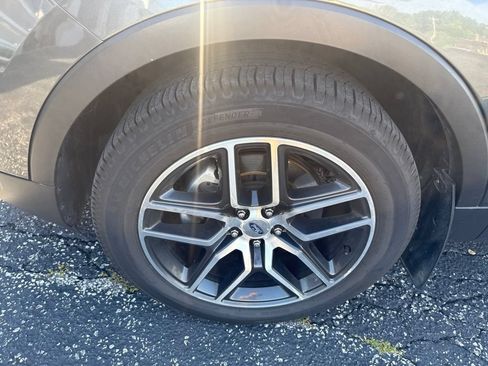 Used 2016 Ford Explorer Sport AWD/4WD image 5