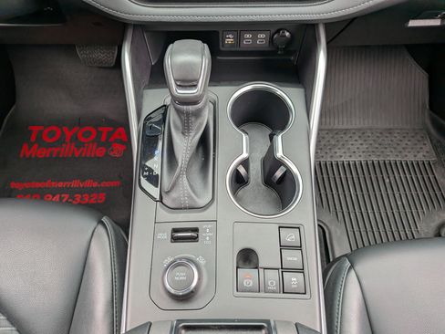 Used 2023 Toyota Highlander XSE AWD/4WD image 31