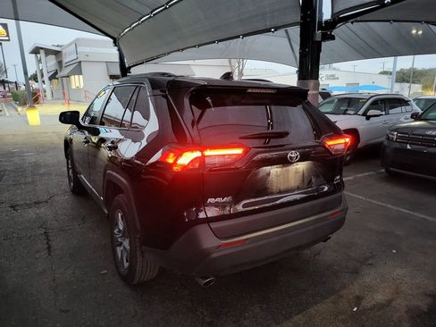 Used 2025 Toyota RAV4 XLE image 7