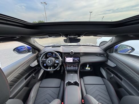 New 2026 Maserati Grecale Modena AWD/4WD image 2