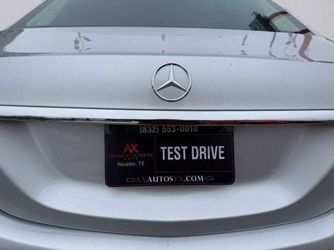 Used 2014 Mercedes-Benz S 550 Sedan image 17