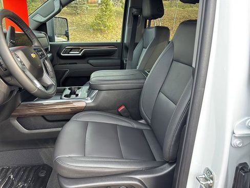 Used 2026 Chevrolet Silverado 3500 LT w/ All Star Edition image 11