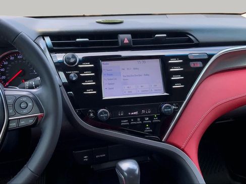 Used 2018 Toyota Camry XSE FWD image 7