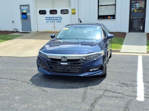 Used 2018 Honda Accord Touring image 4