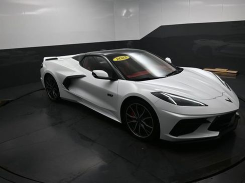 Used 2023 Chevrolet Corvette Stingray Premium Conv w/ Z51 Performance Package RWD image 30