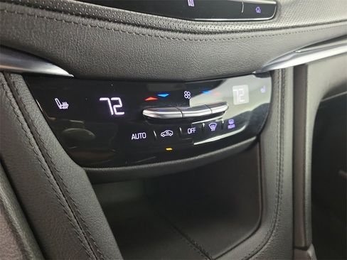 Used 2021 Cadillac XT5 Premium Luxury image 28