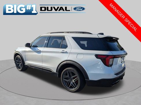 Used 2025 Ford Explorer ST-Line w/ Premium Package AWD/4WD image 6