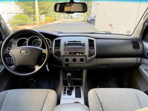 Used 2011 Toyota Tacoma 4x4 Double Cab w/ SR5 Pkg #2 image 24
