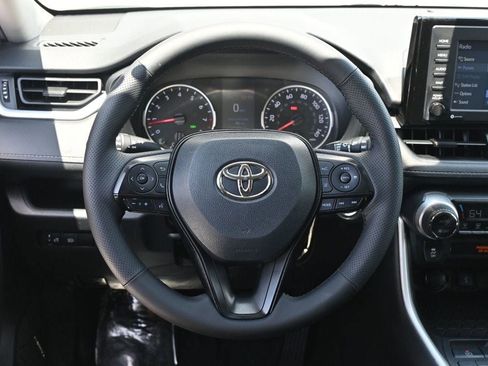 Used 2021 Toyota RAV4 XLE FWD image 8
