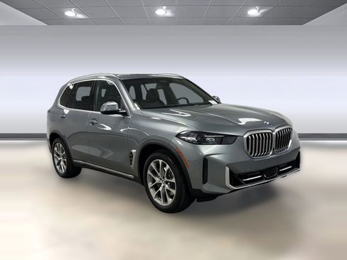 Certified 2024 BMW X5 xDrive40i w/ Parking Assistance Package image 6